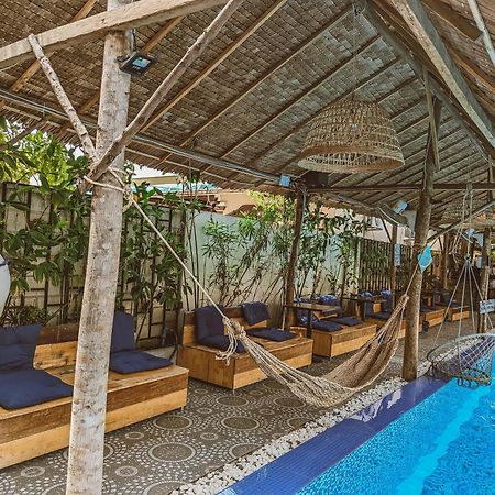 Yellow Star Hostel 캄폿 외부 사진
