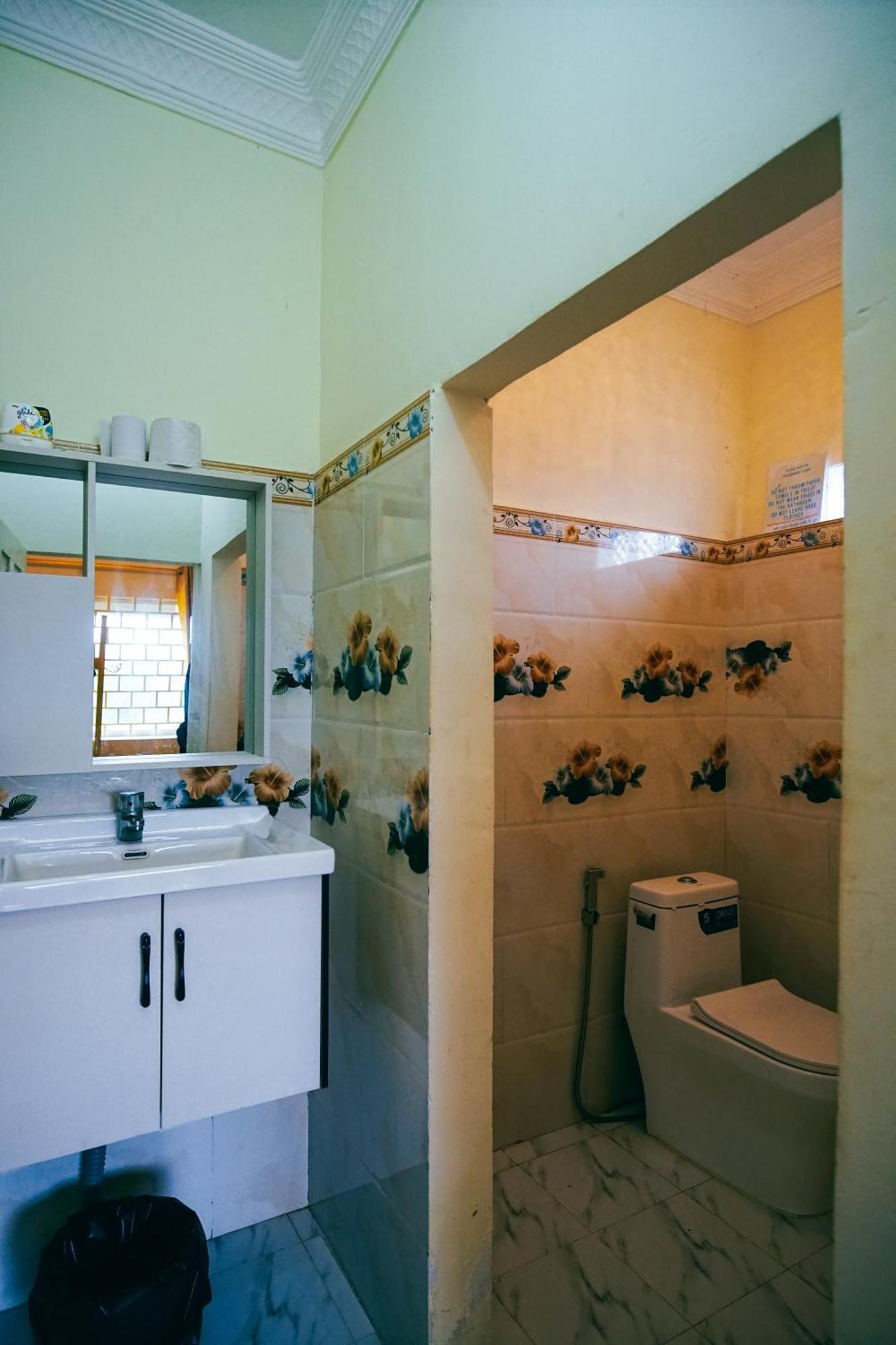 Yellow Star Hostel 캄폿 외부 사진